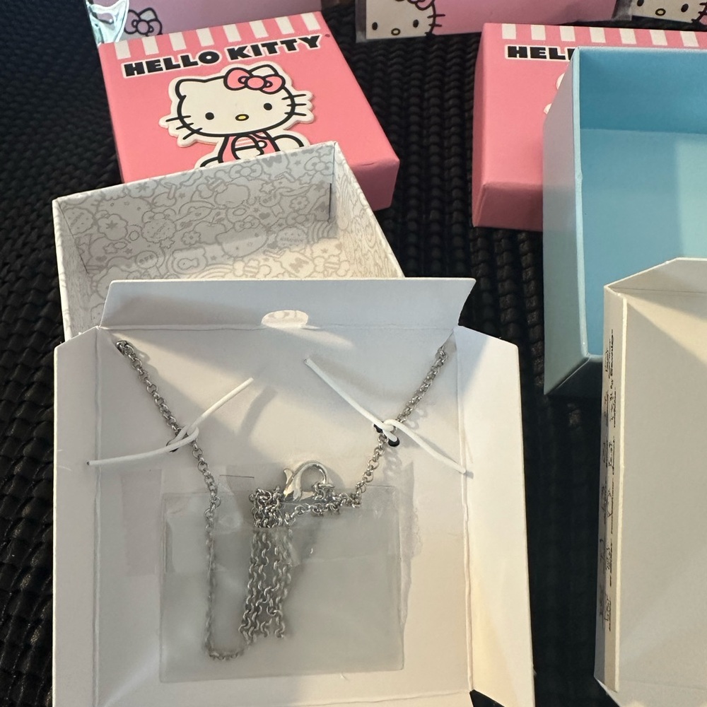 🆕Hello Kitty Jewelry Bundle - Picture 7 of 17